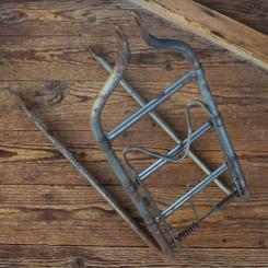 Gepäckträger, orig. 50er Jahre, gebraucht mit Gebrauchsspuren s. Bilder, Breite 16,5cm, Höhe c.a. 39,5cm 