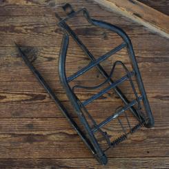 Gepäckträger, orig. 50er Jahre, gebraucht mit Gebrauchsspuren s. Bilder, Breite 16cm, Höhe c.a. 37,3cm 