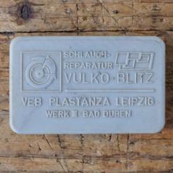 Flickzeug Kunststoffdose "VULKO-BLITZ" orig. 60er Jahre, 76 x 48 x 20 mm, ohne Inhalt 