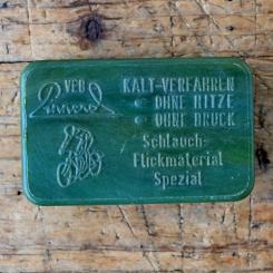 Flickzeug Kunststoffdose "PINNEROL" orig. 60er Jahre, 76 x 48 x 21 mm, ohne Inhalt 