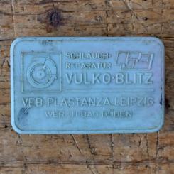 Flickzeug Kunststoffdose "VULKO-BLITZ" orig. 60er Jahre, 76 x 48 x 20 mm, ohne Inhalt 