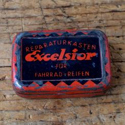 Flickzeug Blechdose "EXCELSIOR" orig. 20er Jahre, 68 x 46 x 21 mm, ohne Inhalt 