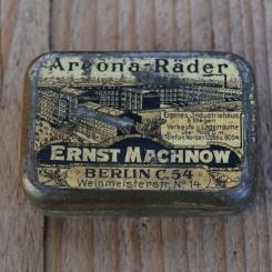 Flickzeug Blechdose "ARCONA ERNST MACHNOW" orig. 30 er Jahre, 58 x 40 x 19 mm, ohne Inhalt 