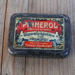Flickzeug Blechdose "PINNEROL" orig. 20 er Jahre, 82 x 58 x 25 mm, ohne Inhalt 