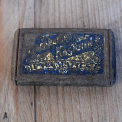 Flickzeug Blechdose "FÜR PNEUMATICS" orig. 20er Jahre, 87 x 50 x 15 mm, ohne Inhalt 