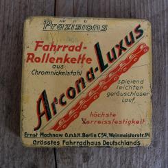 Blechdose "ARCONA-LUXUS" orig. 30 er Jahre, 123 x 123 x 14 mm, ohne Inhalt 