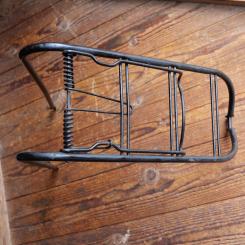 Gepäckträger, orig. 50er/60er Jahre, mit leichten Gebrauchsspuren, u. A. für Miele und NSU, schwarz 