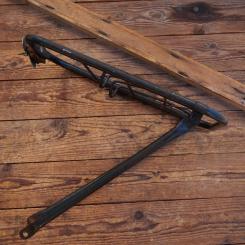 Gepäckträger, orig. 30er-50er Jahre, schwarz, sehr breite, schwere Ausf., für 28 Zoll, gebr. 