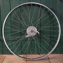 Laufrad hinten, 28 Zoll (622mm), Westwoodfelge, verchromt, Breite 33mm, Sturmey Archer 3-Gang 