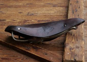 Sattel VERSMOLD, für Rennrad, Leder, braun, Gestell vernickelt, original 20er Jahre, gebr. 