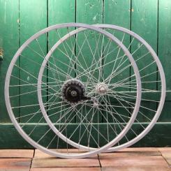 Laufradsatz 24 Zoll (507), für Drahtbereifung, GRÜNERT Alu-Felgen, Shimano Inter4 Nabenschaltung, NOS 