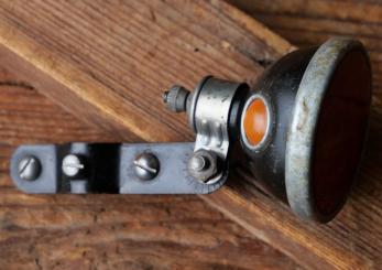 Streben-Rücklicht "AHA" , orig. 30er Jahre, Luxusmodell mit 2 Kontrollaugen und Echtglaseinsatz 