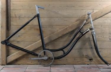 Fahrradrahmen Wittler, Damenausführung für Ballonrad, schwarz, 26 Zoll, frühe 1930er Jahre 