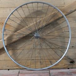 Vorderrad für Wulstbereifung 26 Zoll (571), 30er J., Felge Alu, Nabe verchromt, gebr. 