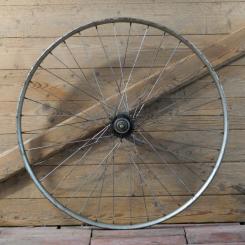 Hinterrad für Wulstbereifung 26 Zoll (571), 1939, Felge silber überstrichen, Torpedo-Nabe verchromt, gebr. 