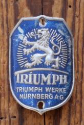 Steuerkopfschild TRIUMPH/Nürnberg, 30er Jahre, Originalschild aus Sammlungsbestand 