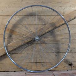 Vorderrad mit SCHÜRMANN-Felge, Stahl verchromt, 27 Zoll (630), Breite ca. 25 mm, Nabe WECO, gebr. 