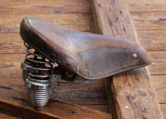 Sattel WITTKOP, Damen, 50er Jahre, Leder braun, Gestell verchromt, gepolstert, gebr. 