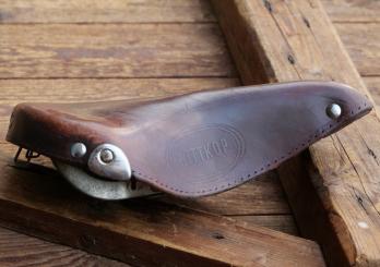 Sattel WITTKOP, Damen, Leder, hellbraun, verzinkt, original 50er/60er Jahre, für Sportrad, gebr. 