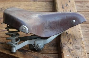 Sattel LEPPER, Herren, Leder, rotbraun, Gestell verzinkt, original 50er/60er Jahre, gebr. 