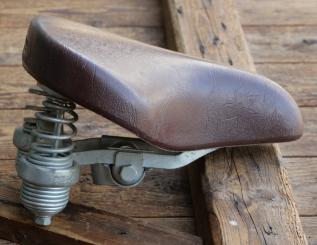 Sattel MERTENS, Damen, Kunstleder, braun, Gestell verzinkt, original 70er/80er Jahre, gebr. 