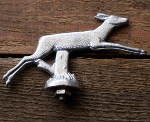 Schutzblechfigur Reh-Motiv (nicht markenspezifisch), Aluminium, original 30er - 50er Jahre, NOS 