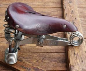 Sattel Herren, LEPPER Primus, Leder rotbraun, Gestell verzinkt, 1980er J., gebr. 