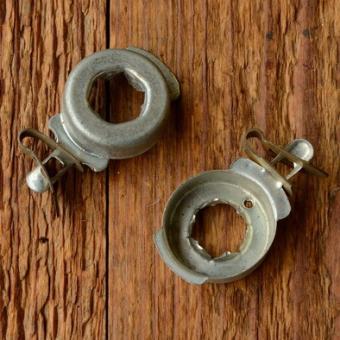 Fassung f. Glühbirne Frontscheinwerfer, D=19.0mm, zylindrisch, verzinkt 