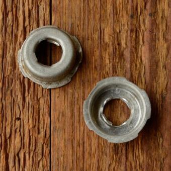 Fassung f. Glühbirne Frontscheinwerfer, D=18.7-19.0mm, leicht konisch, verzinkt 