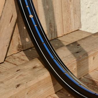 Fahrradfelge 28" x 1,75 (ISO/ETRTO 622mm), schwarz lackiert, 36 Loch,handliniert 