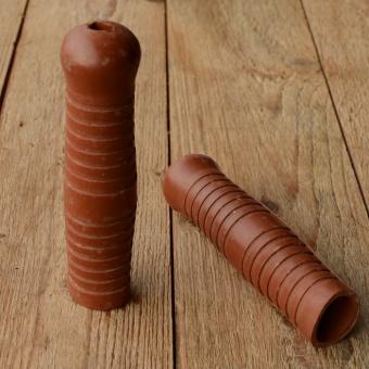 Fahrrad-/Leichtmotorradgriff, ziegelrot, 22mm, Gummi, 20-50er Jahre, orig. aus altem Bestand 