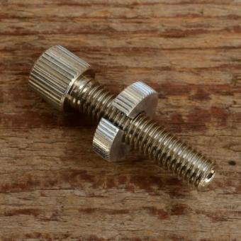 Stellschraube M8, L=42mm, Messing vernickelt, m. grosser Rändelmutter 