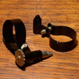 Spitzpumpenhalter, schwarz, mit federnder Spitze, 20-23mm !!!, orig. Altbestand    