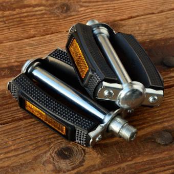 Pedale "Tourenpedale UNION", Typ 687, schwarz, gerundet, Blankteile chromatisiert, 9/16 Standardgewinde 