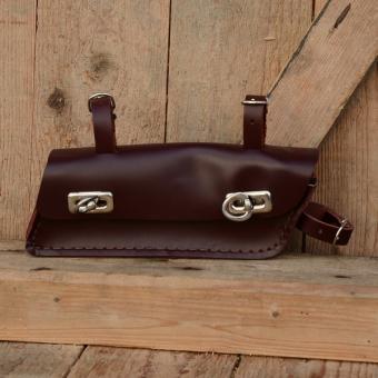 Werkzeugtasche, Leder, rotbraun, Trapezform, Beschläge vernickelt, passend für viele Herrenfahrradklassiker 
