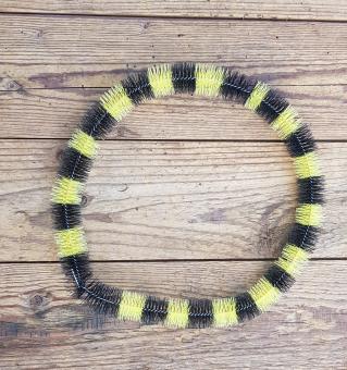 Nabenputzring, gelb-schwarz, Nylon, 1 Stück, L=650mm, für Mopeds mit Vollnaben, ablängbar 