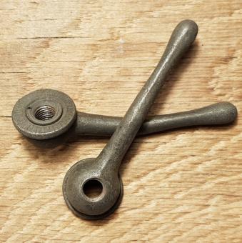 Hebel - Achsmuttern (Satz), FG 9,5mm,  für Hinterachse, orig. Altbestand, alte Neuware 20-40er J., Ausf. s. Bild 