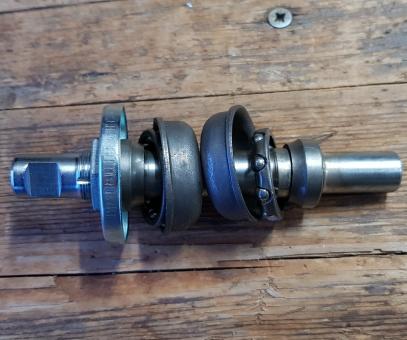 Tretlager / Innenlager "Thompson", Keilbefestigung, Standard, 40 x 70 mm, komplett, orig. alte Neuware ! 