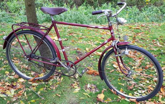 Herrenfahrrad "BAUER Fliegerrad", Sportrad 26 Zoll, Bj. 1949, RNr. 1440XX RH: 55,5 cm, gut erhalten 