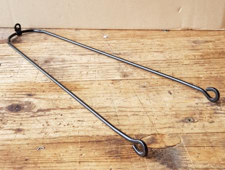 Strebe  26 x 2.00", Ausf. ähnl. Schlaufenstrebe, schwarz, 4 mm Draht,  Achsbefestigung, B=70mm, L=360mm 