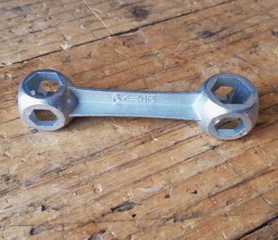 Vielfachschlüssel, "Knochen", für das Bordwerkzeug, 6 bis 15 mm, solide Ausführung.  