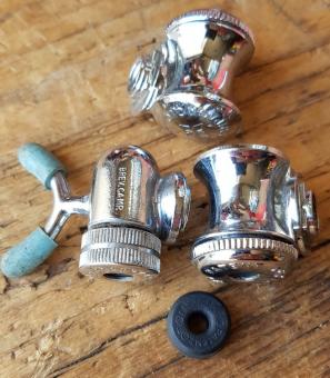 Gummieinsatz orig. CAMPAGNOLO  für  Campagnolo Kopfstücke (s. Bild) ,  wie an SILCA Pumpen verbaut. Original NOS 60-80er Jahre 