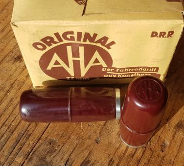 Bakelit - Fahrradgriff "AHA", mahagonifarben, 22mm, orig. Altbestand, erste Ausf. 30/50er J. 