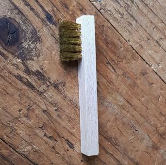 Zündkerzenbürste Messing mit Holzgriff, Länge:10cm, ideal für unterwegs / Werkzeugbox! 
