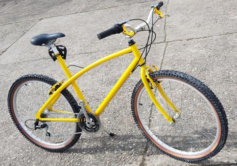 Cruiser , 26 Ballonreifen, Bj:  80-90 Jahre, augenscheinlich nie gefahren aus Ladenauflösung, Zustand siehe Bilder.   