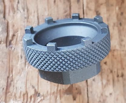 Tretlager Werkzeug / Ausdreher, kompatibel mit allen achtkerbigen Tretlagerschalen von Shimano und ISIS SRAM Truvativ Drive. 