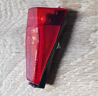 Rücklicht, ROSCHO, orig 70er Jahre , Sportmodell, schlanke Ausführung, Unterteil  Kunststoff schwarz, Schutzblechmontage 