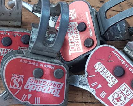 Schalthebel F&S 3-Gang (ähnlich Abb.)  rot, gebraucht, je nach Tagesbestand 70-80er Jahre, funktionstüchtig.   