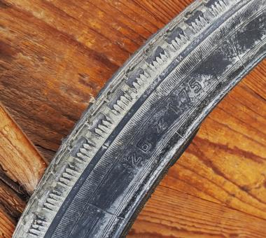 Fahrrad Reifen "DUNLOP", 26 x 1,75 (47-559) , NOS 70/80er J., alterungsbedingt partiell leicht rissig. 