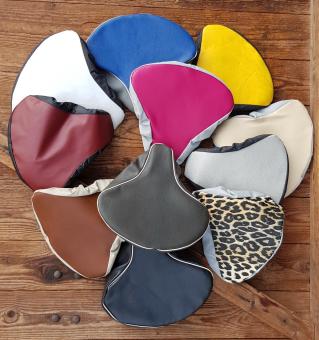 Sattelbezug , Sitzfläche weiß, ähnl. Abb.,  NOS, orig. aus altem Bestand 60-80er Jahre 